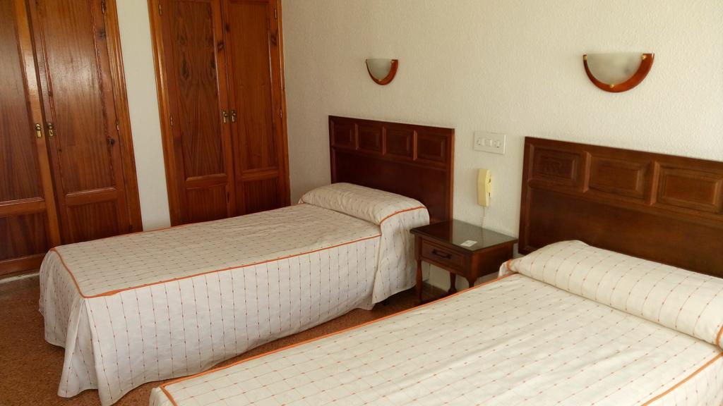 Hotel-Motel Sol II Requena Phòng bức ảnh