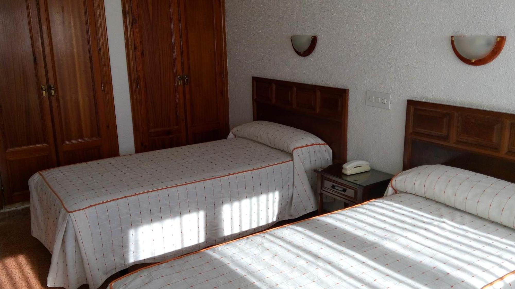 Hotel-Motel Sol II Requena Phòng bức ảnh